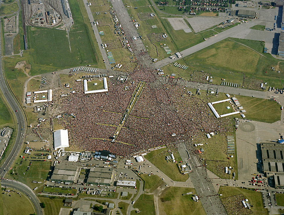An aerial shot of the massive crowd at SARSStock Rocks.