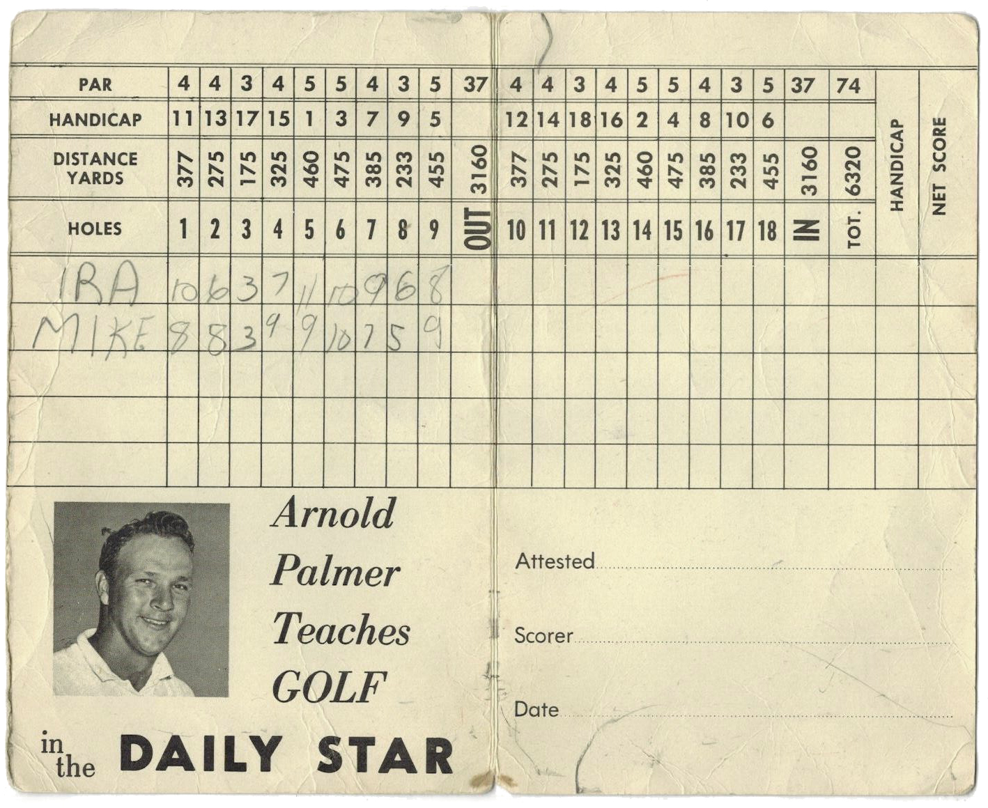 The inside of a de Havilland Golf Centre score card.