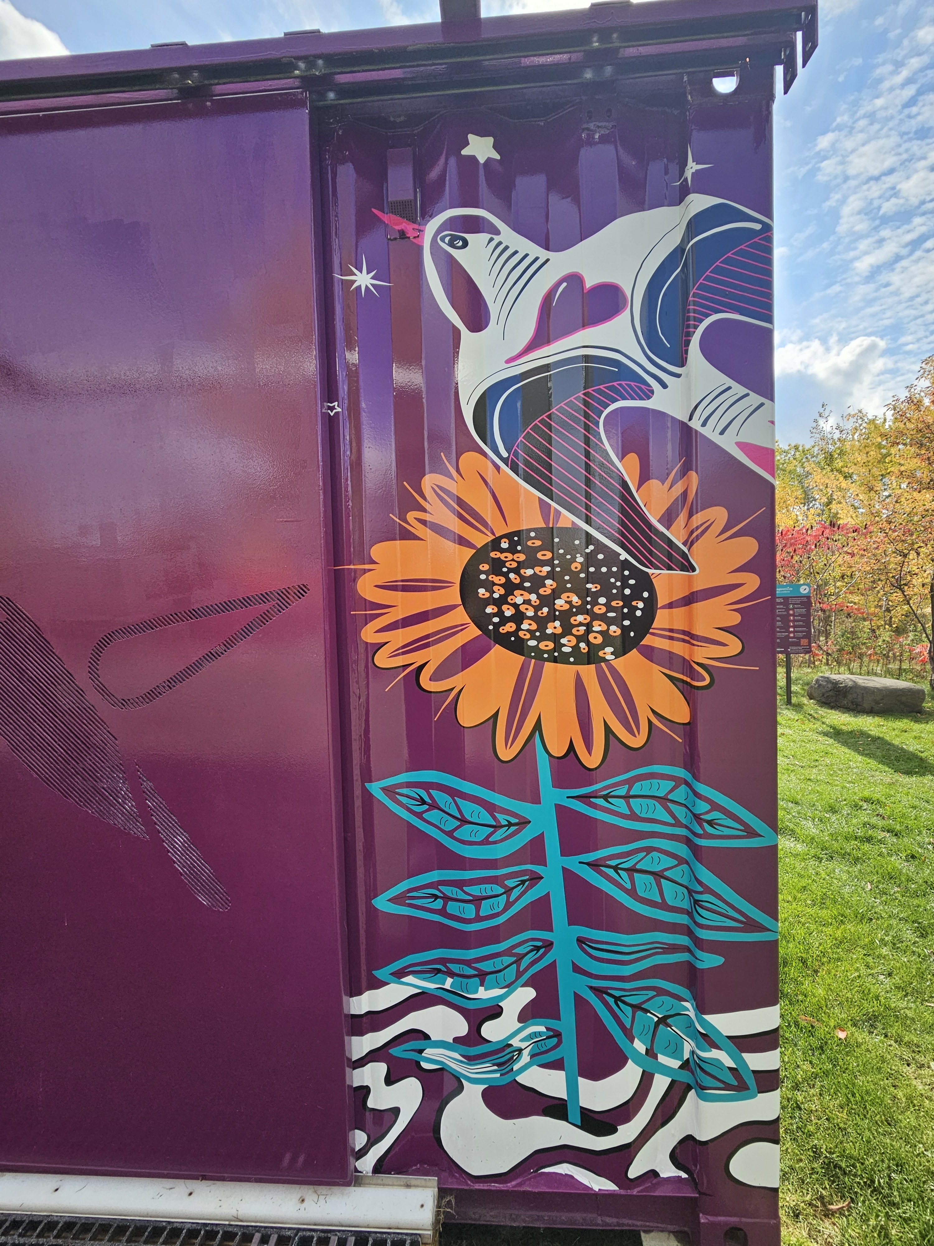 Hummingbird stage side