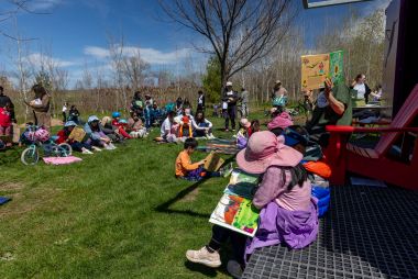 kids reading outdoors